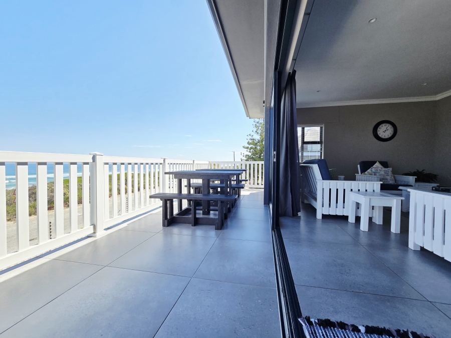 4 Bedroom Property for Sale in Kleinkrantz Western Cape